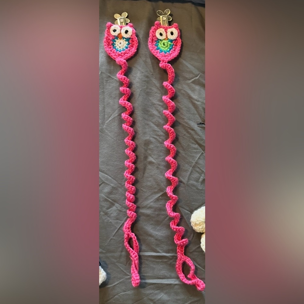 🔥 2/$8 Handmade Vibrant Pink Owl Crochet Pacifier Holder w/Floral Clip.
